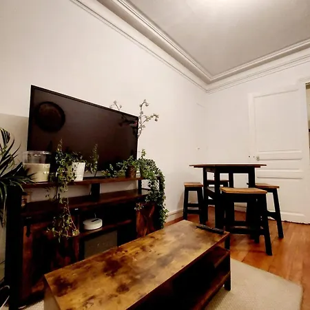 Διαμέρισμα Large, Charming Near Montparnasse Παρίσι